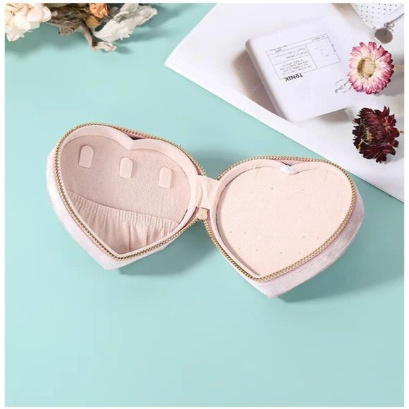 Heart Shaped Velvet Jewelry Box - Picture 3 of 7